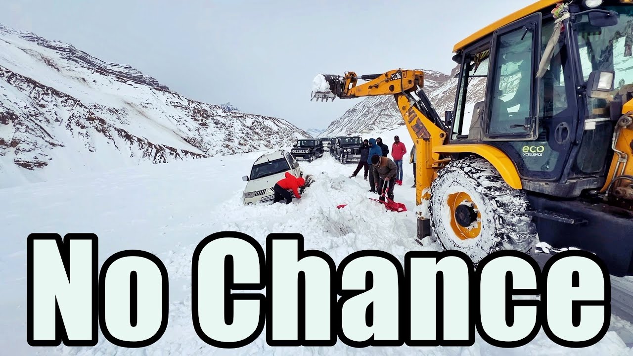 Pajero, Hilux, Jimny, Gurkha K Sath JCB Ki Bhi Halat Kharab Kar Di Snow Ne | Storm Chasing 2024  EP9