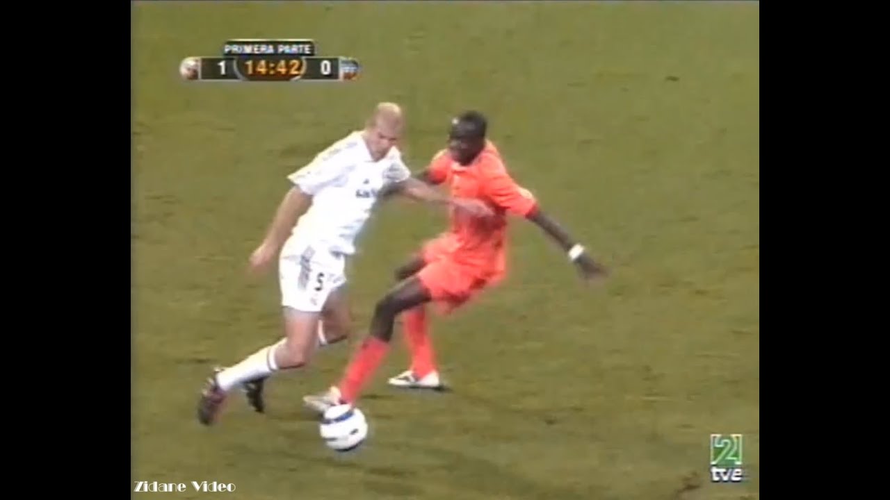 Zidane vs Valencia (2004-05 La Liga 8R)