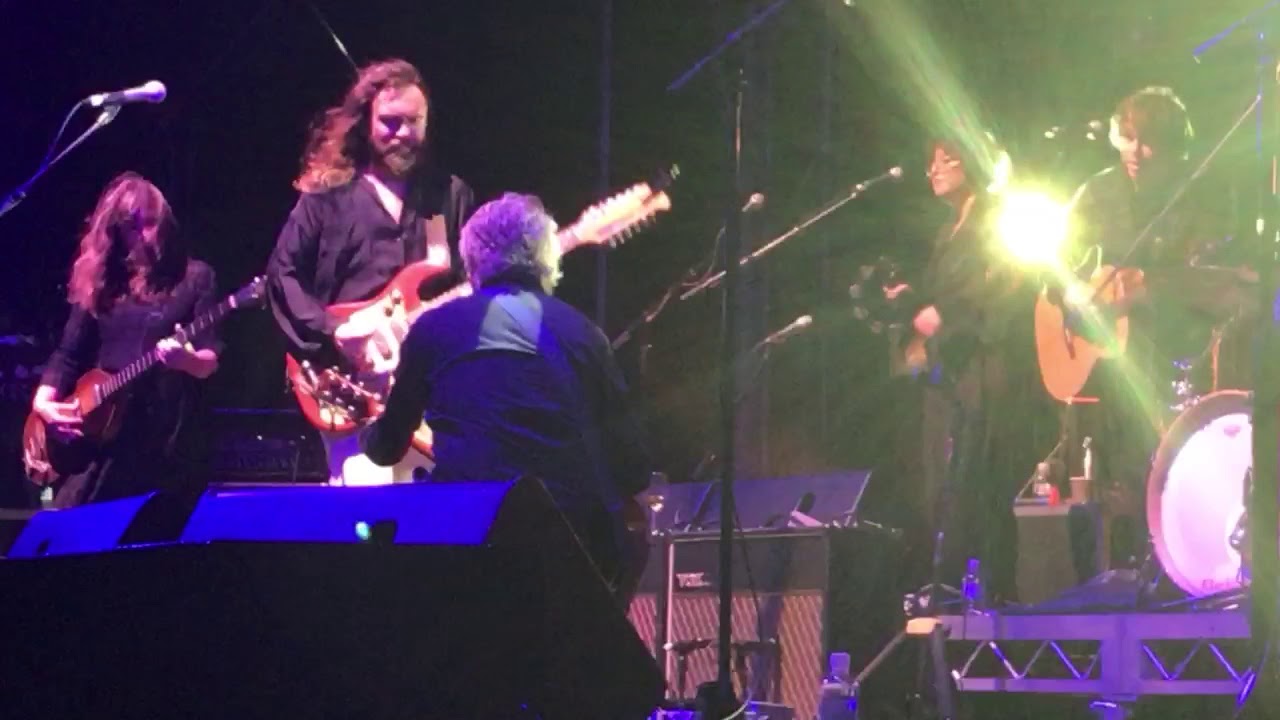 Neil Finn and family- Weather With You - Melbourne Zoo
