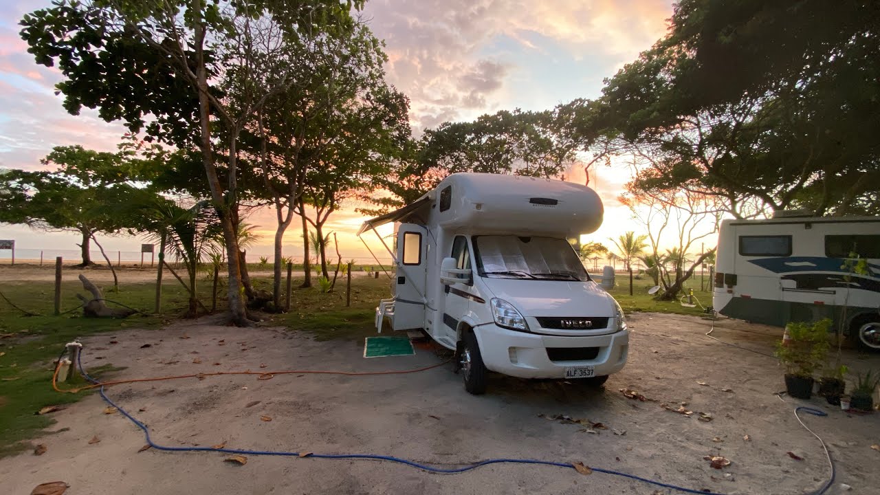 PRAIA DE COROA VERMELHA, CAMPING MUTARI, BAHIA .