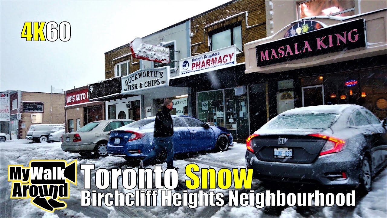Toronto snowfall walk in Birchcliff Heights neighbourhood filmed on November 22 2020 (4k video)