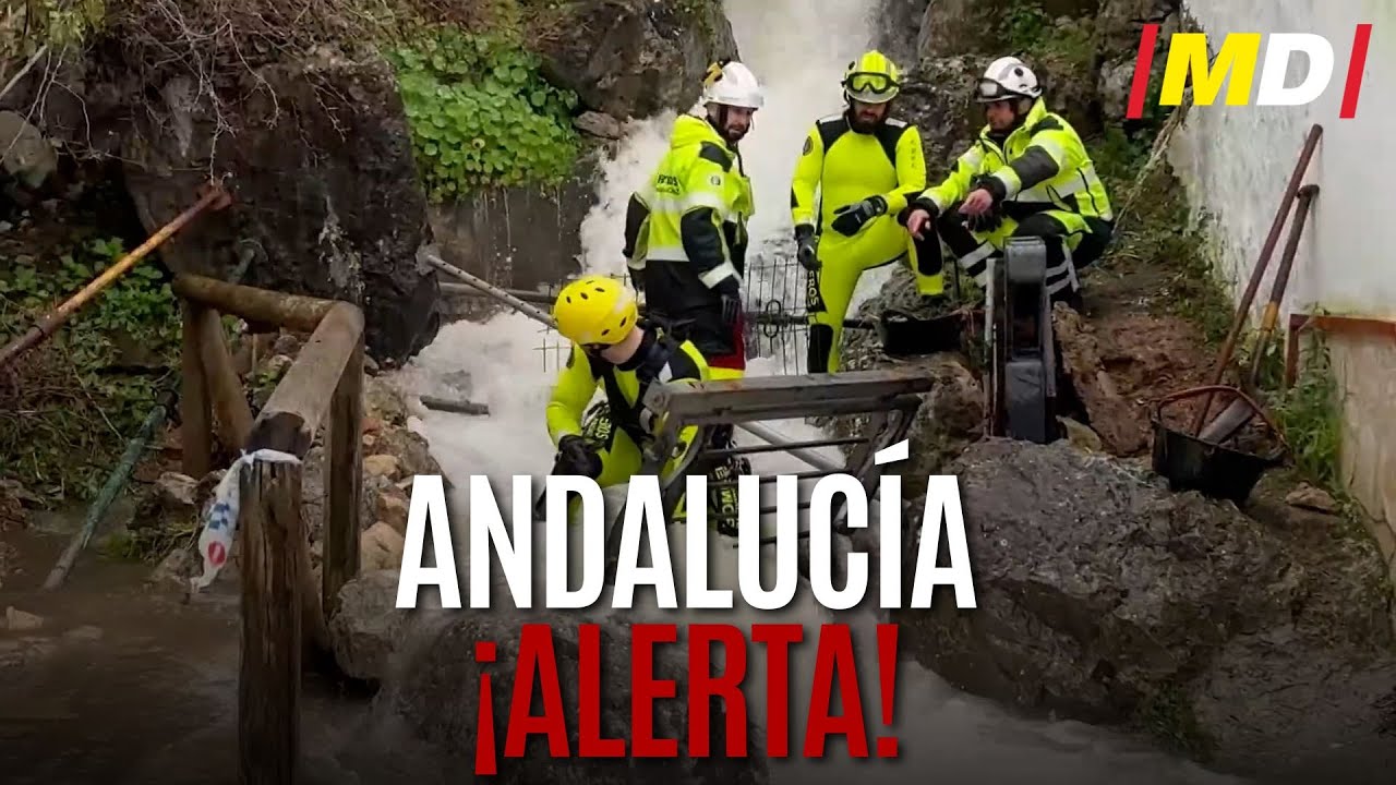 🌧️ ALERTA ANDALUCÍA | El agua inunda las calles de UBRIQUE (CÁDIZ) tras la BORRASCA LEONARDO💦🚒