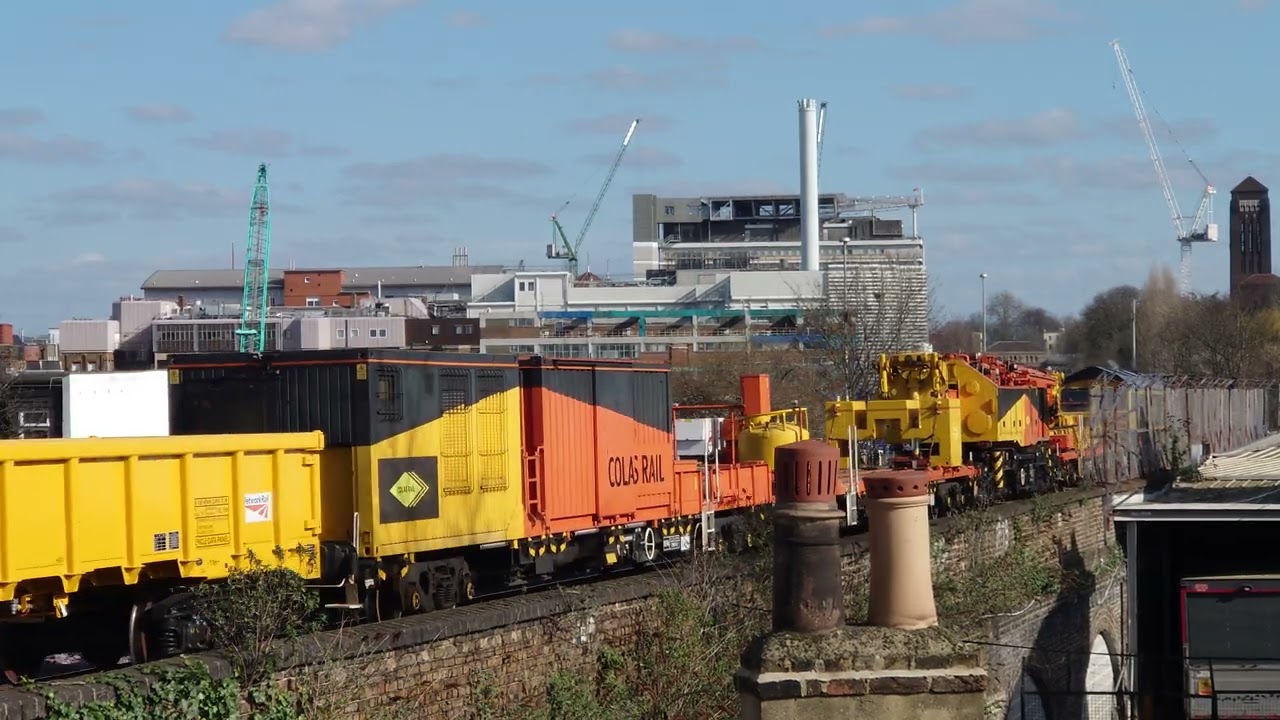 Engineering train returns from the Brighton Main Line posession