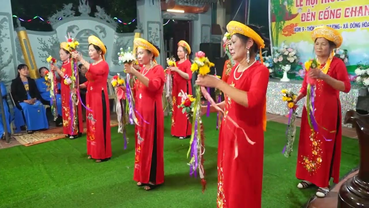 ĐỘI LỄ LÊN CHÙA CLB XOM 7
