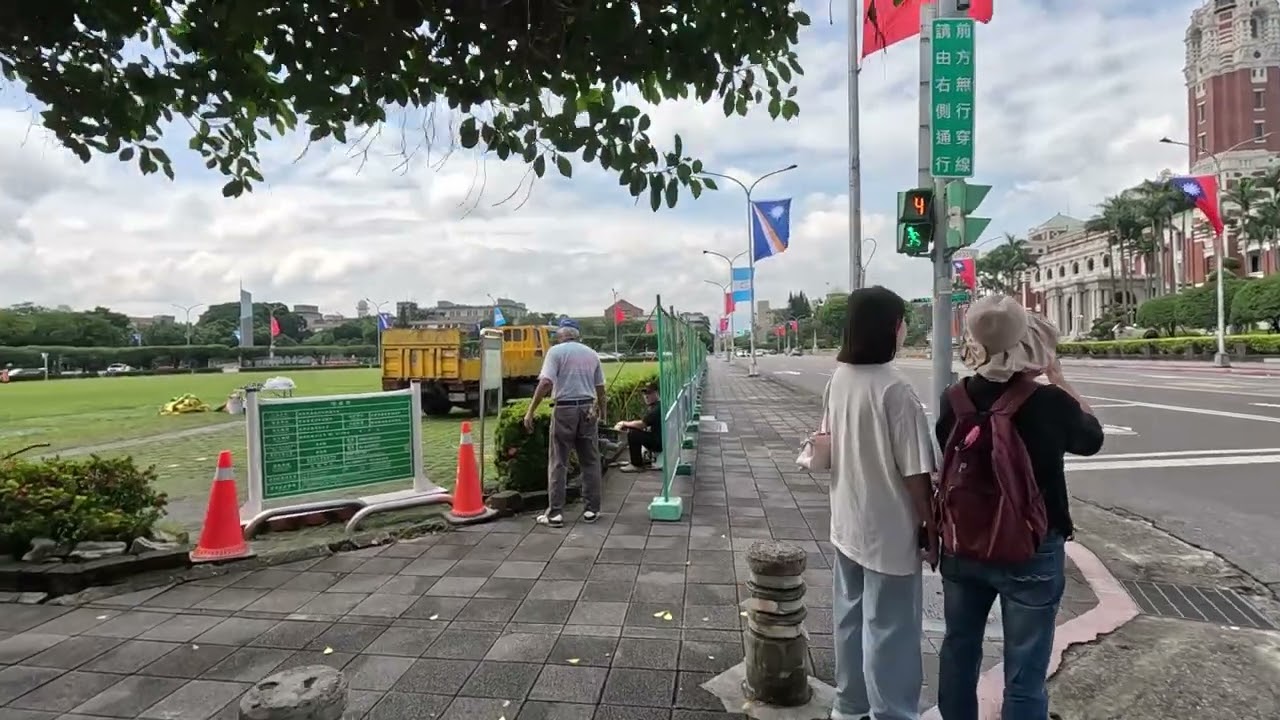 Chiang Kai-shek Memorial Hall and The Presidential Office Building | Taipei, Taiwan |HD WALKING TOUR