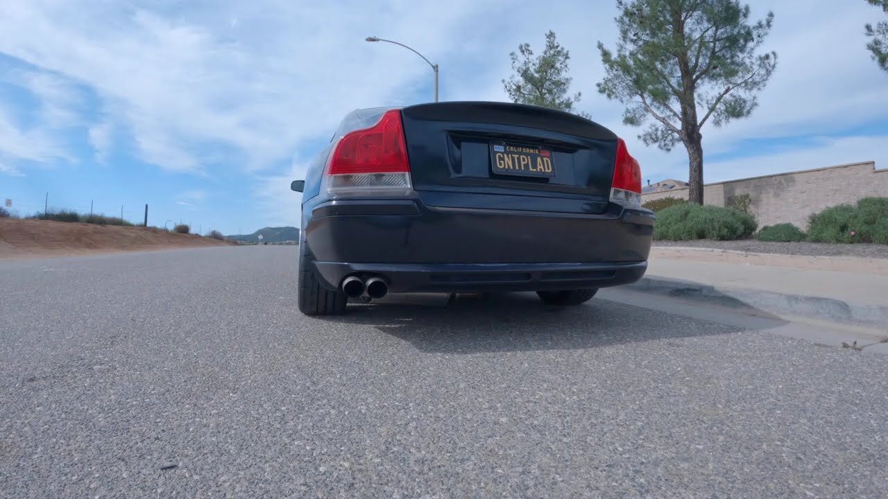 Volvo S60R Revs