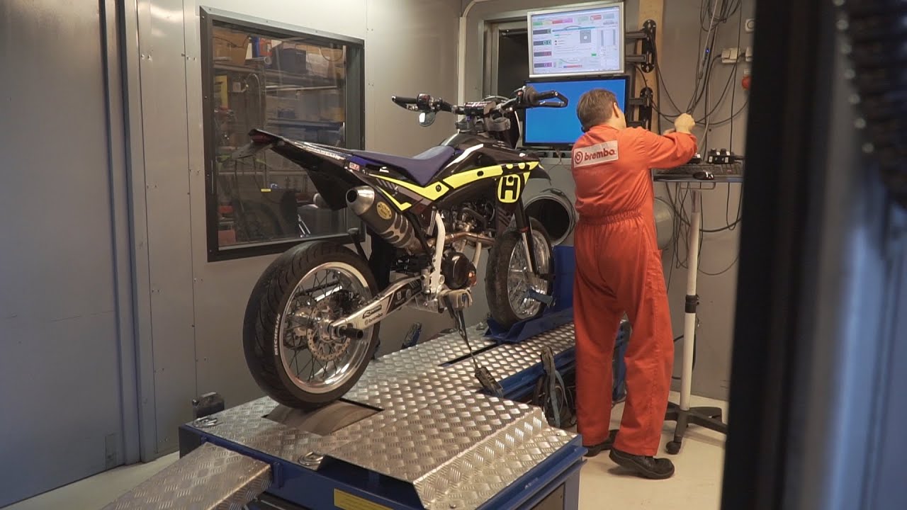 32HP Husqvarna UMA Racing 200cc Dyno (vs KTM)
