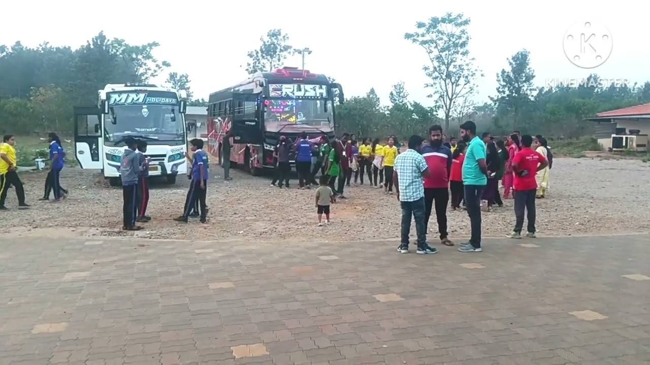 First day # एक छोटा सा ऑटो ड्राइवर 🛺# उसी के डीगे के लिए आई हुई दो बस 🚍# only dance 🪩