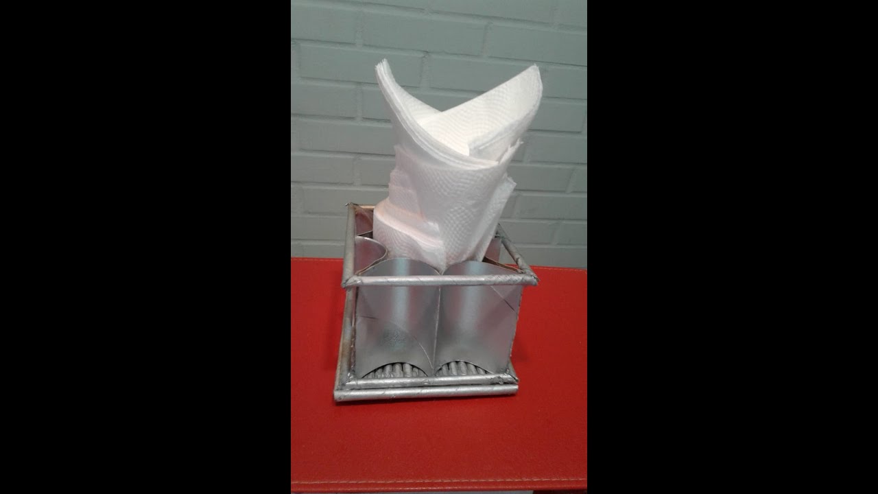 Como hacer un original Porta servilletas  con tubos de papel periódico y tubos de papel higiénico.