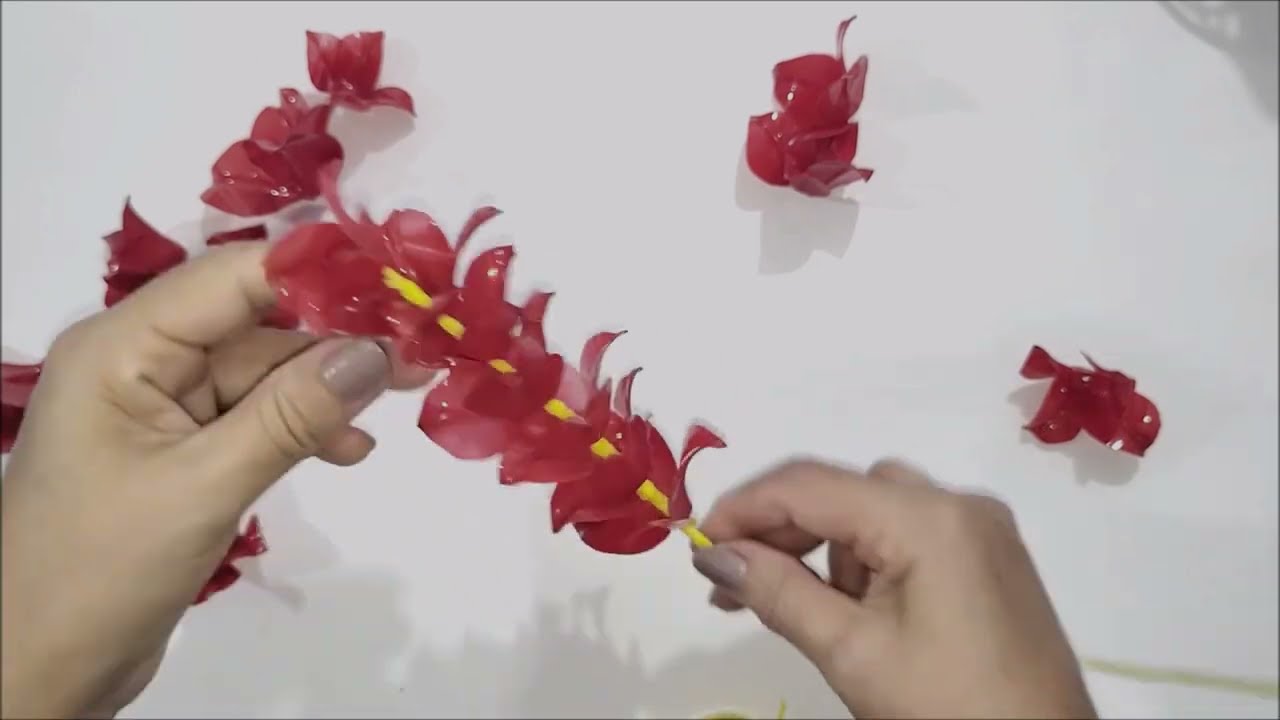 TRANSFORMANDO GARRAFAS PET em FLORES e DECORAÇÃO - RECICLE e DECORE  - ARTE com PET