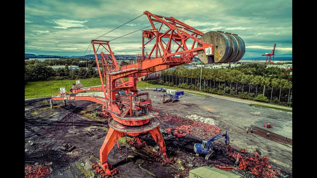 High Reach Demolition of Stacker and Reclaimer - Royal Portbury Docks, Bristol
