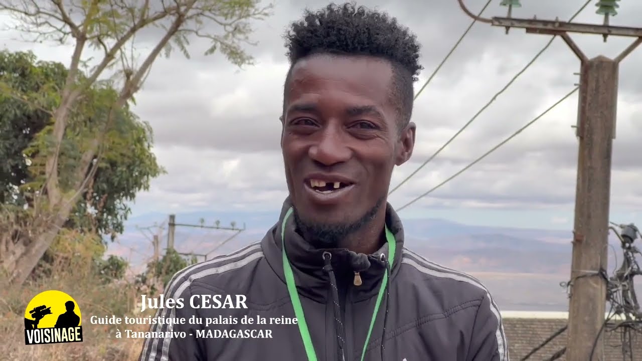 Jules CESAR  Guide touristique au palais de la reine à MADAGASCAR - KANAL AUSTRAL.TV