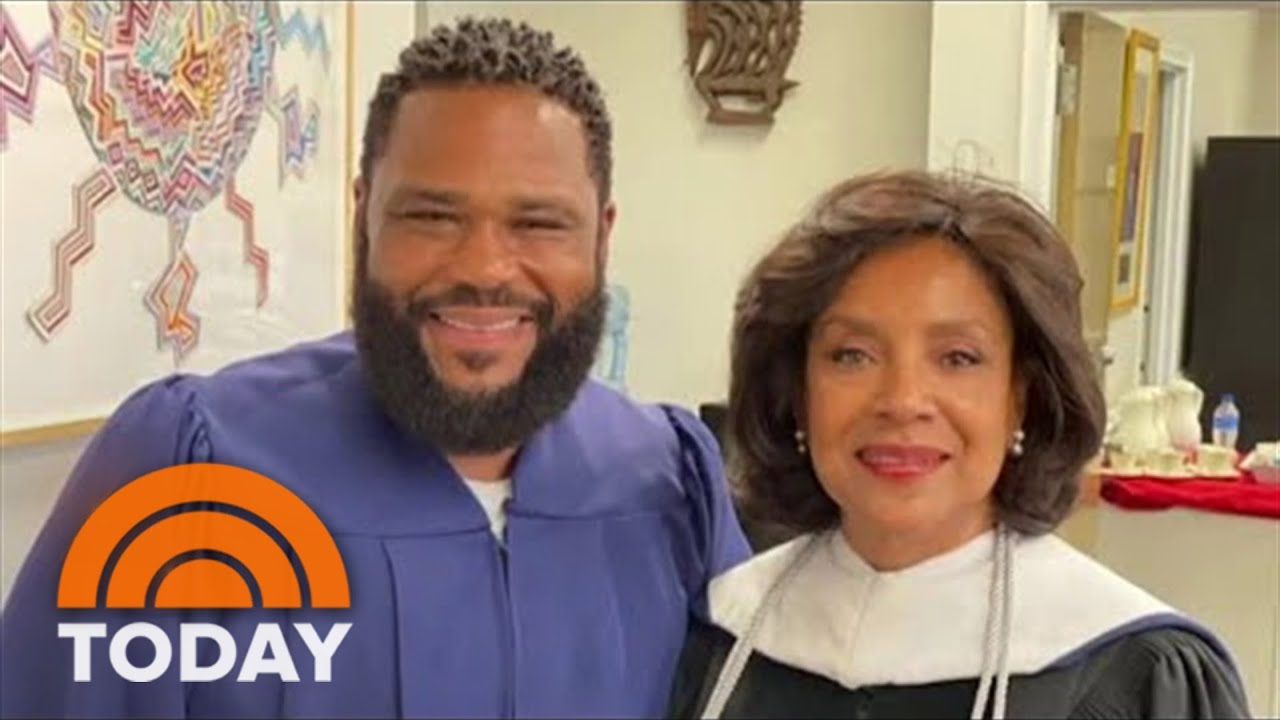 &lsquo;Black-ish&rsquo; Star Anthony Anderson Graduates From Howard University