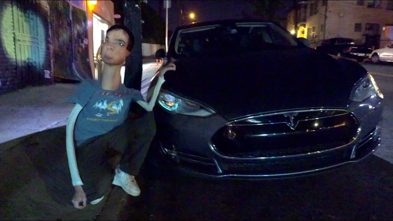 Покупка Tesla Model 3 с Энией и Джошем