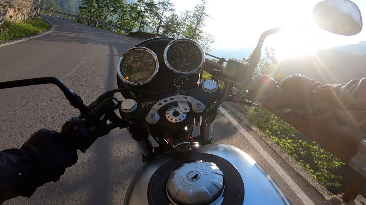 Café Racer ride in Italy - Moto Guzzi V7 Racer