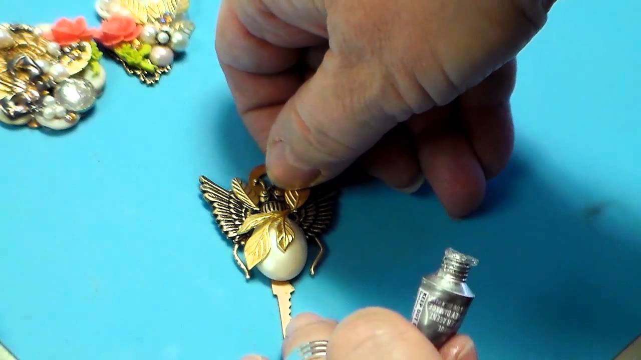 Jewelry Making:  Mini Assemblage, Pendants with Buttons, Charms and Flowers