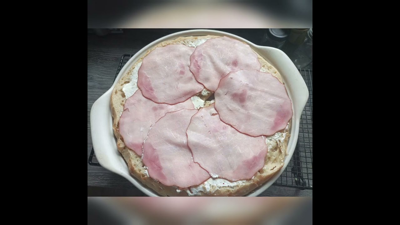 Sommerlich gefülltes Fladenbrot