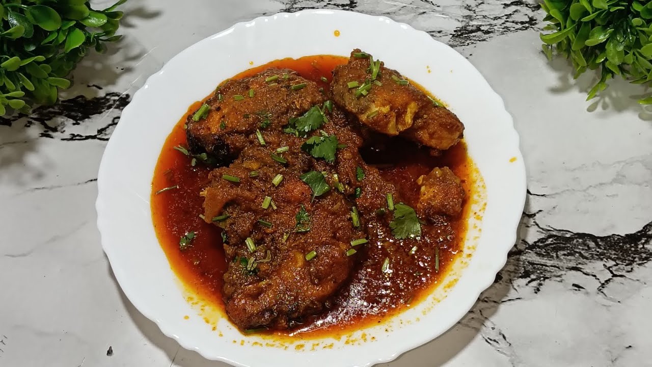 Tasty & Spicy Fish Curry Recipe | Easy Homemade Fish Curry | Fish Curry Banane Ka Simple Tarika