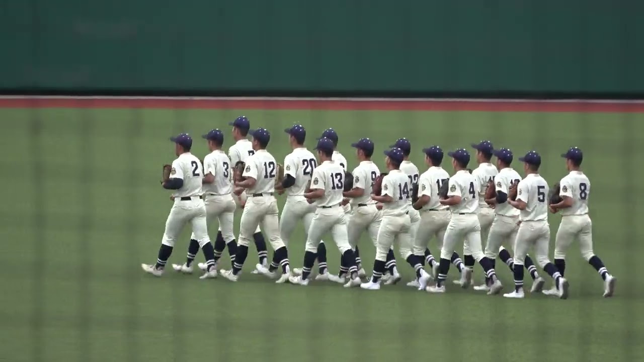 桐蔭学園　新チーム！伝統のランニング　球場から拍手が湧く！