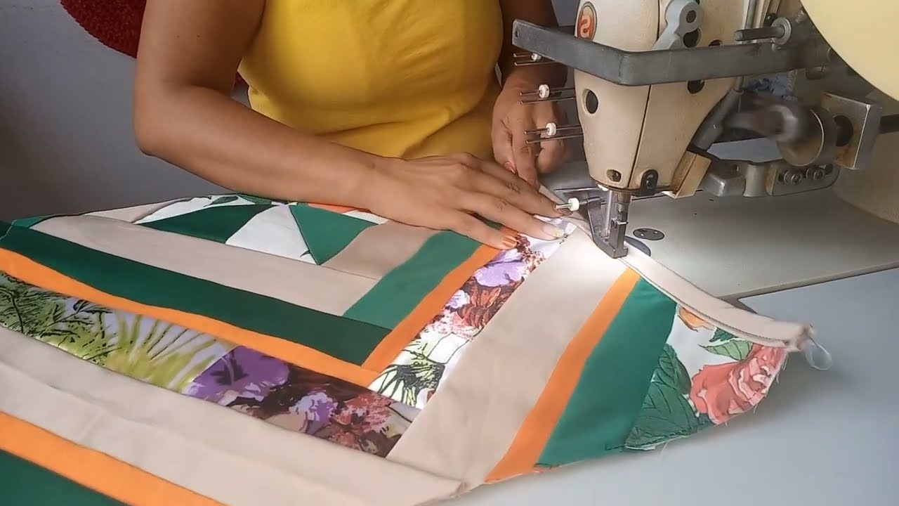 TAPETE FEITO COM TECIDOS MISTURADOS. FICOU INCRÍVEL