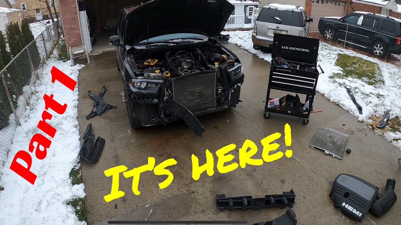 Rebuilding wrecked 2016 dodge Durango R/T (part 1)