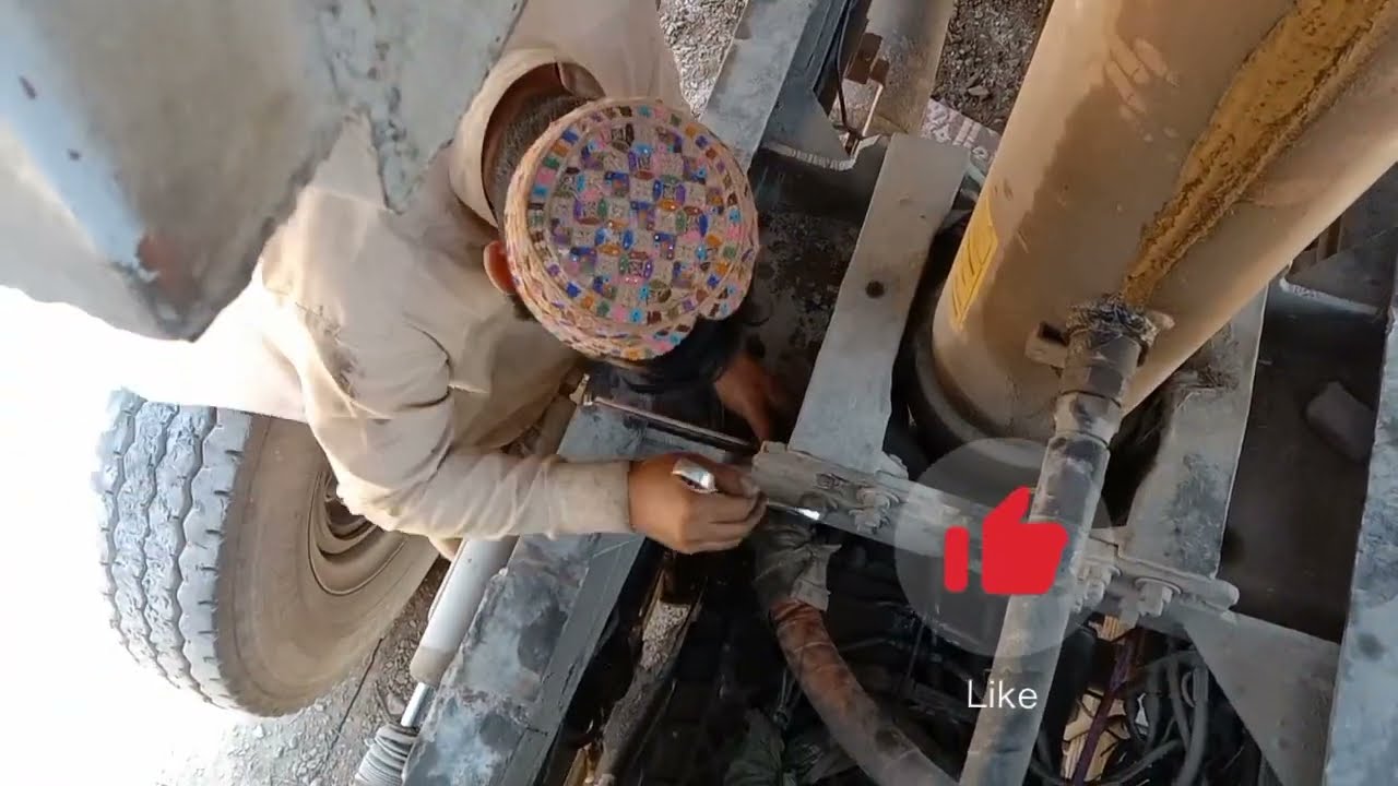 hydraulic jack oil seal changing process leakage oil seal replacing with new / hand work skill