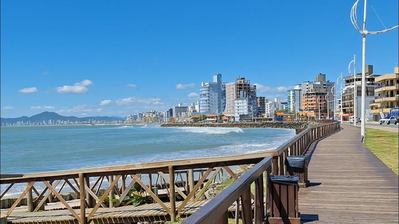 Quarta feira maré muito alta Praia Gravatá e Meia Praia Navegantes SC 