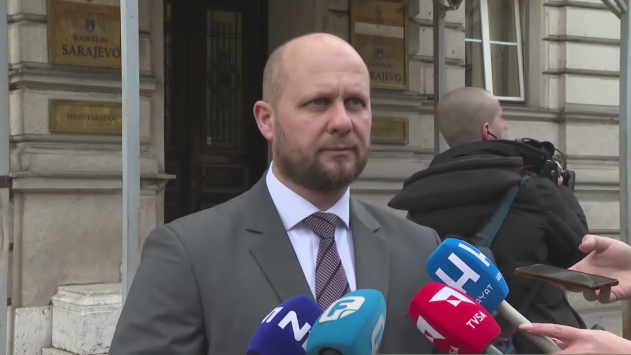 Komisija prihvatila ostavku Uka: 