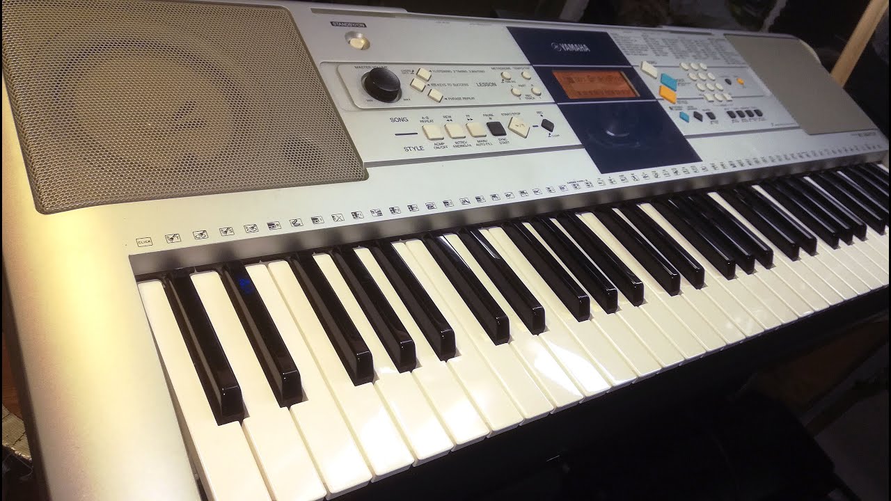 YAMAHA PSR e323 (songs) part 2/3