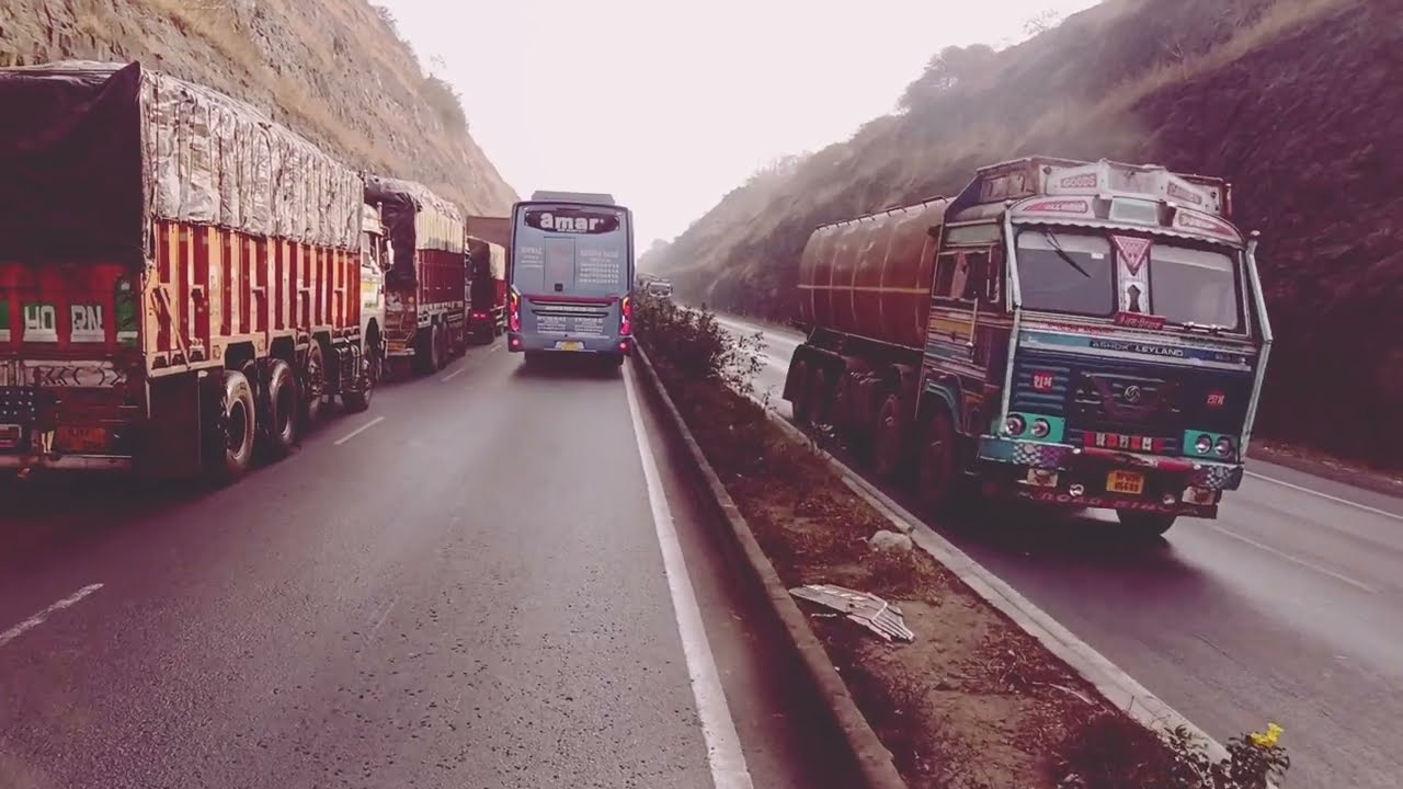 Lorry Video truck Dare Driver On Risky Ghat Downturn | Track Video 