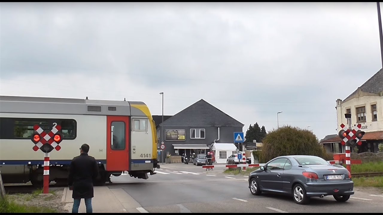 Spoorwegovergang Lommel/ Passage a Niveau/ Railroad-/ Level Crossing/ Bahnübergang