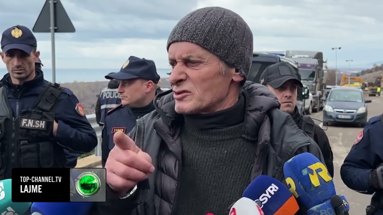 Top Channel/ P&euml;rplasje fizike p&euml;r resortin, banor&euml;t n&euml; Baks-Rrjoll ndalojn&euml; me trup buldozer&euml;t