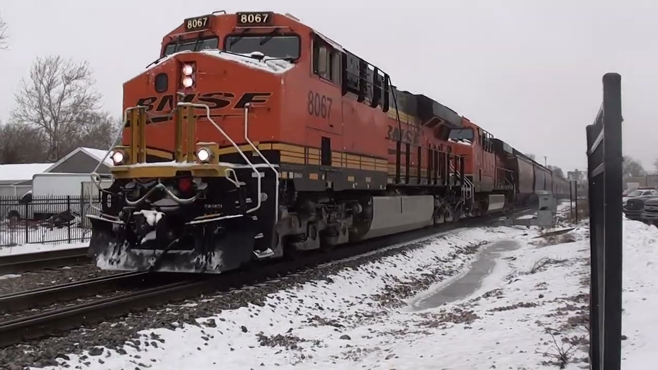 BNSF #8067 Leads WB Grain Train. Olathe, KS 1/12/24