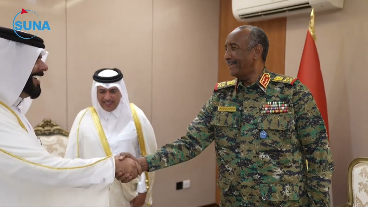 رئيس مجلس السيادة يلتقي سفير دولة قطر لدى السودان