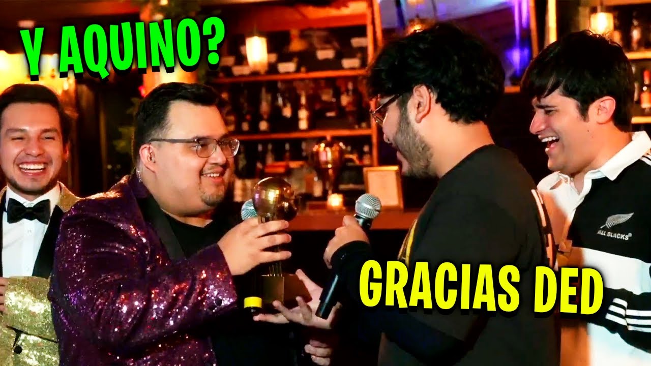 EL DED LE DA UN PREMIO SIMONES A AQUINO 😍