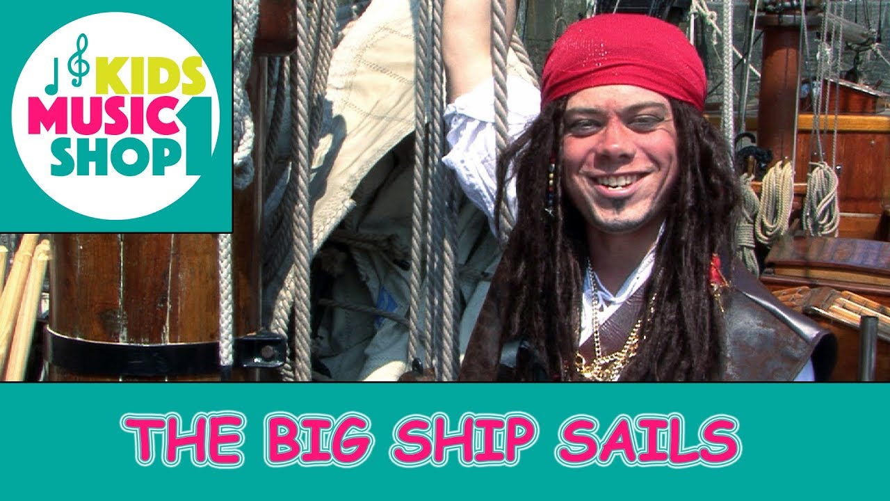 The big ship sails through the Alley Alley O