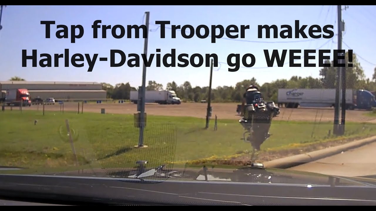 Reckless Harley-Davidson HIGH SPEED PURSUIT - Tap by Arkansas State Police sends it AIRBORNE! #pit