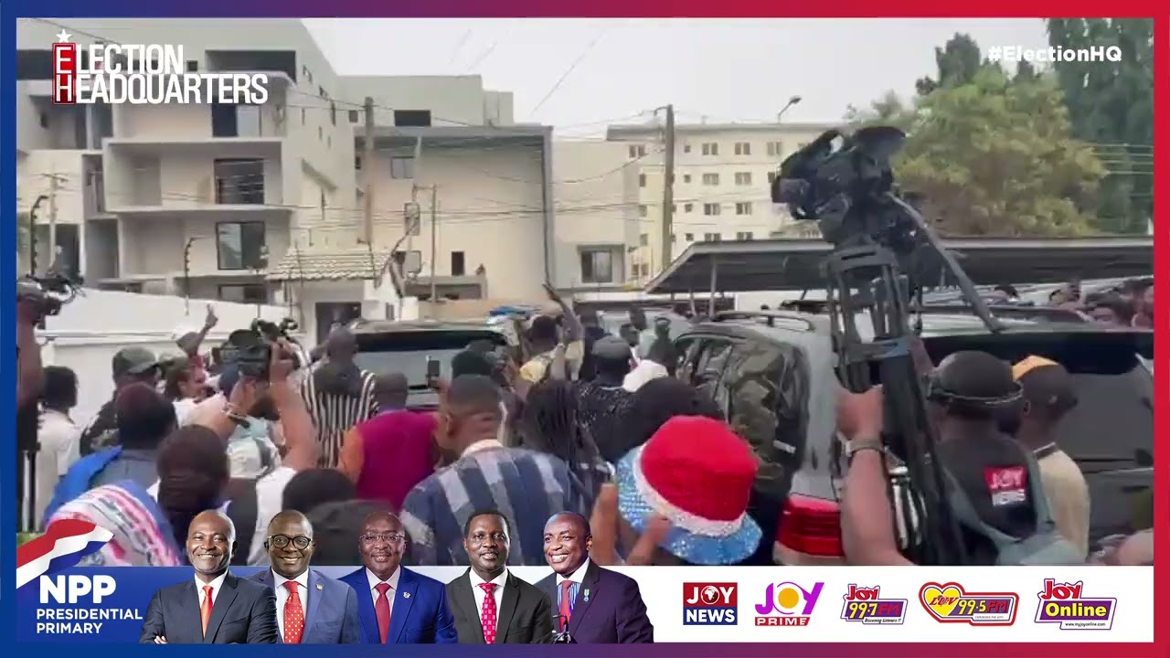 Bawumia leaves his campaign office for the NPP headquarters after projections showed him in the lead