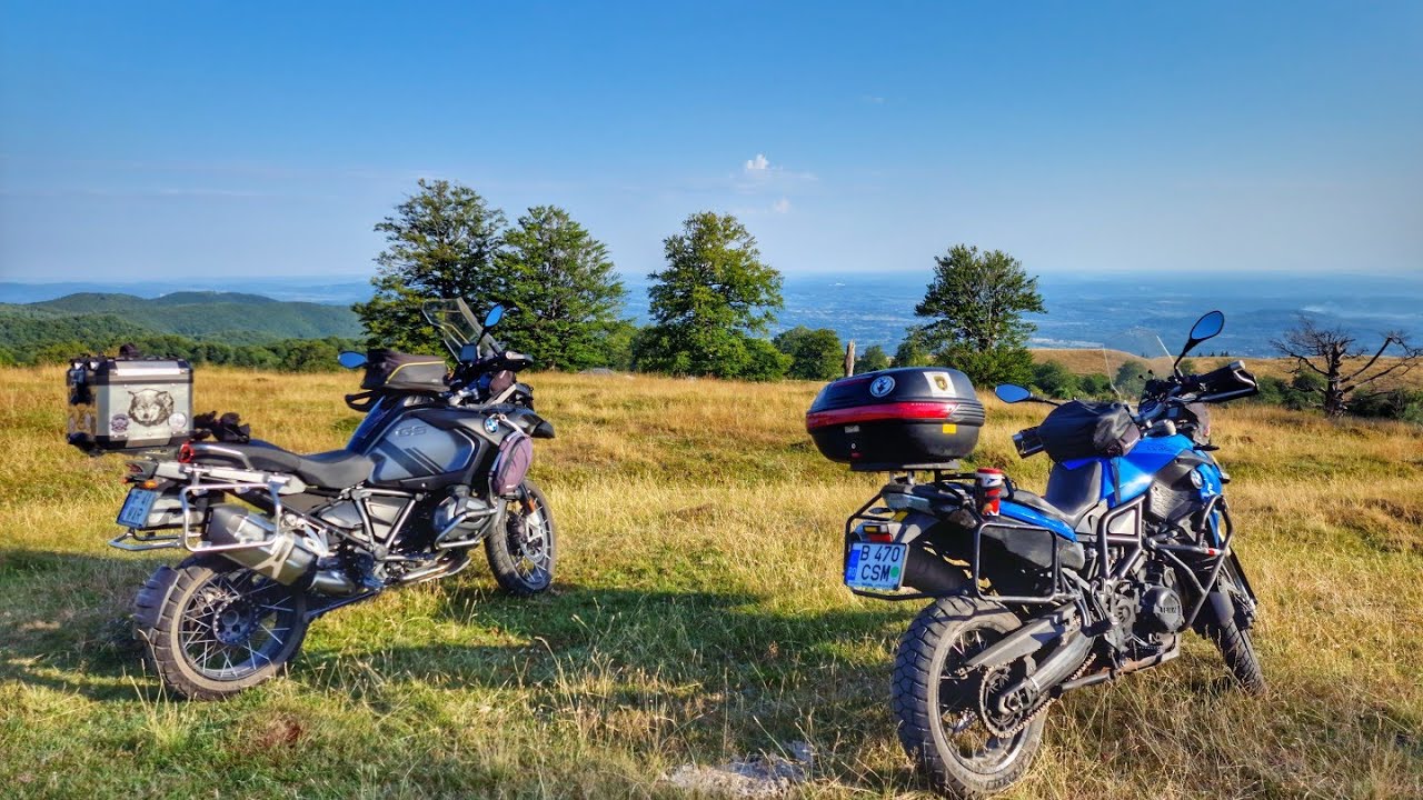 Transalpina - cu motoarele pe acoperișul României