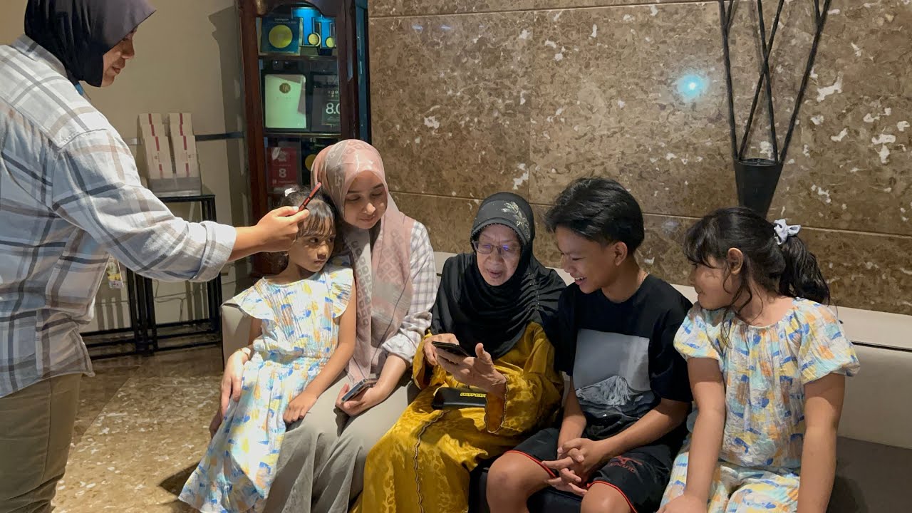 SEORANG FALOV MALAYSIA YANG MENEMUI FAREL PRAYOGA DI ULANG TAHUN NYA YANG KE -78 DI ROYAL HOTEL KL