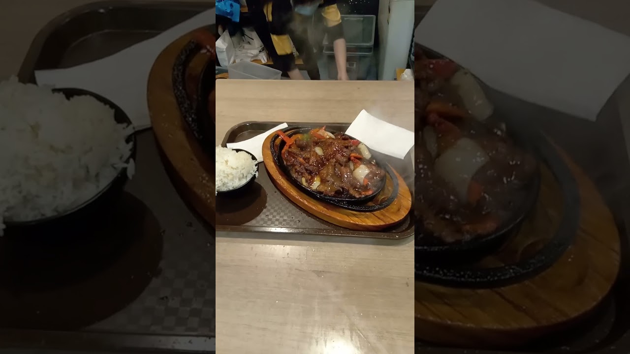 sizzling beef & black pepper 🐮 Adelaide central market food court