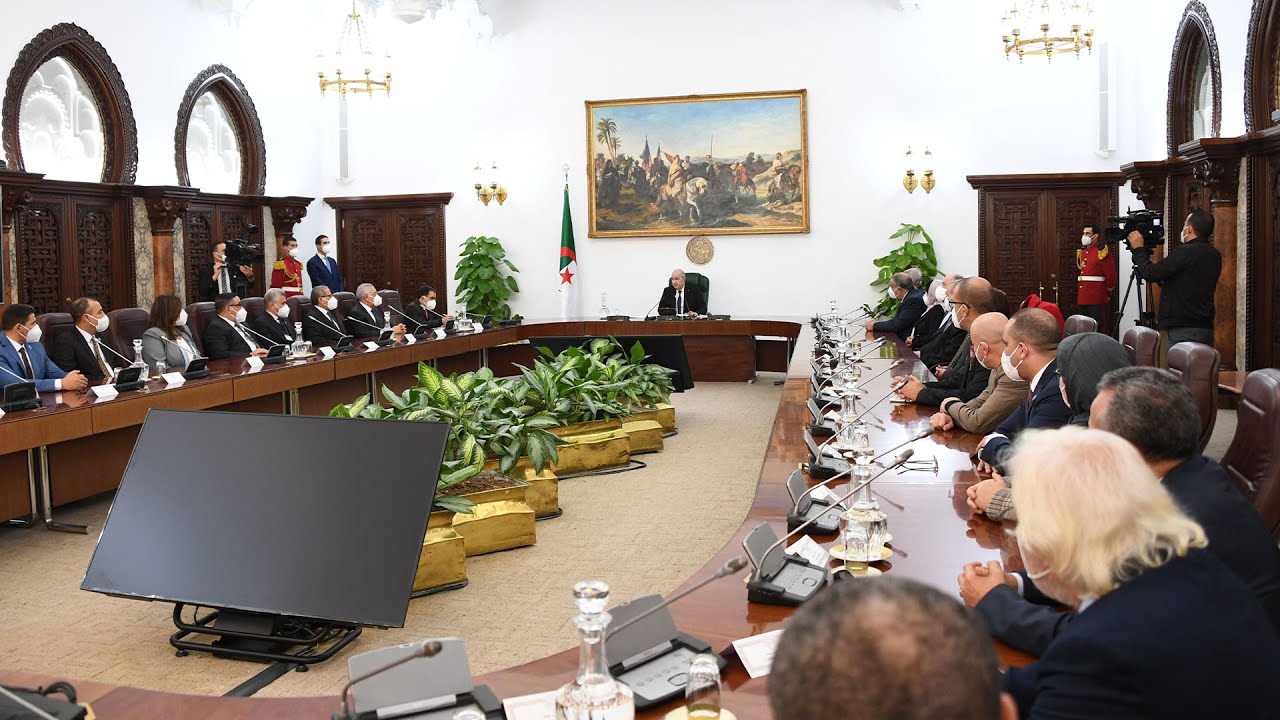 رئيس الجمهورية السيد عبد المجيد تبون ينصب أعضاء المجلس الأعلى للقضاء 30 12 2021