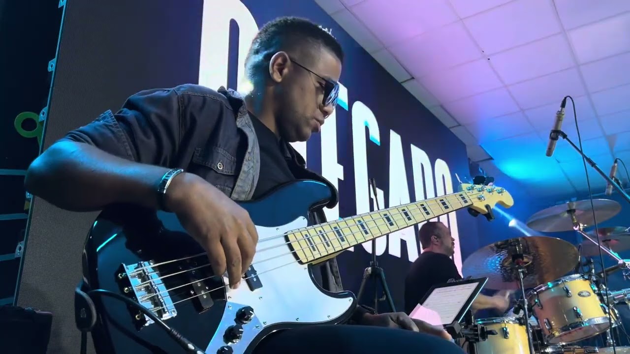BASS PERFORMANCE  - PORQUE ELE VIVE - Versão Eli Soares 