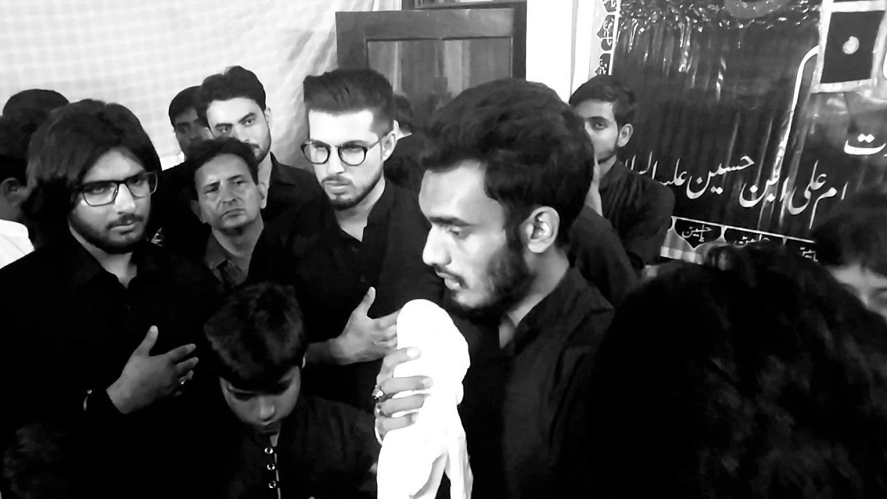 Ajati thi raste par ye soch k bus Sugraع Nohekhuwan  Zama
