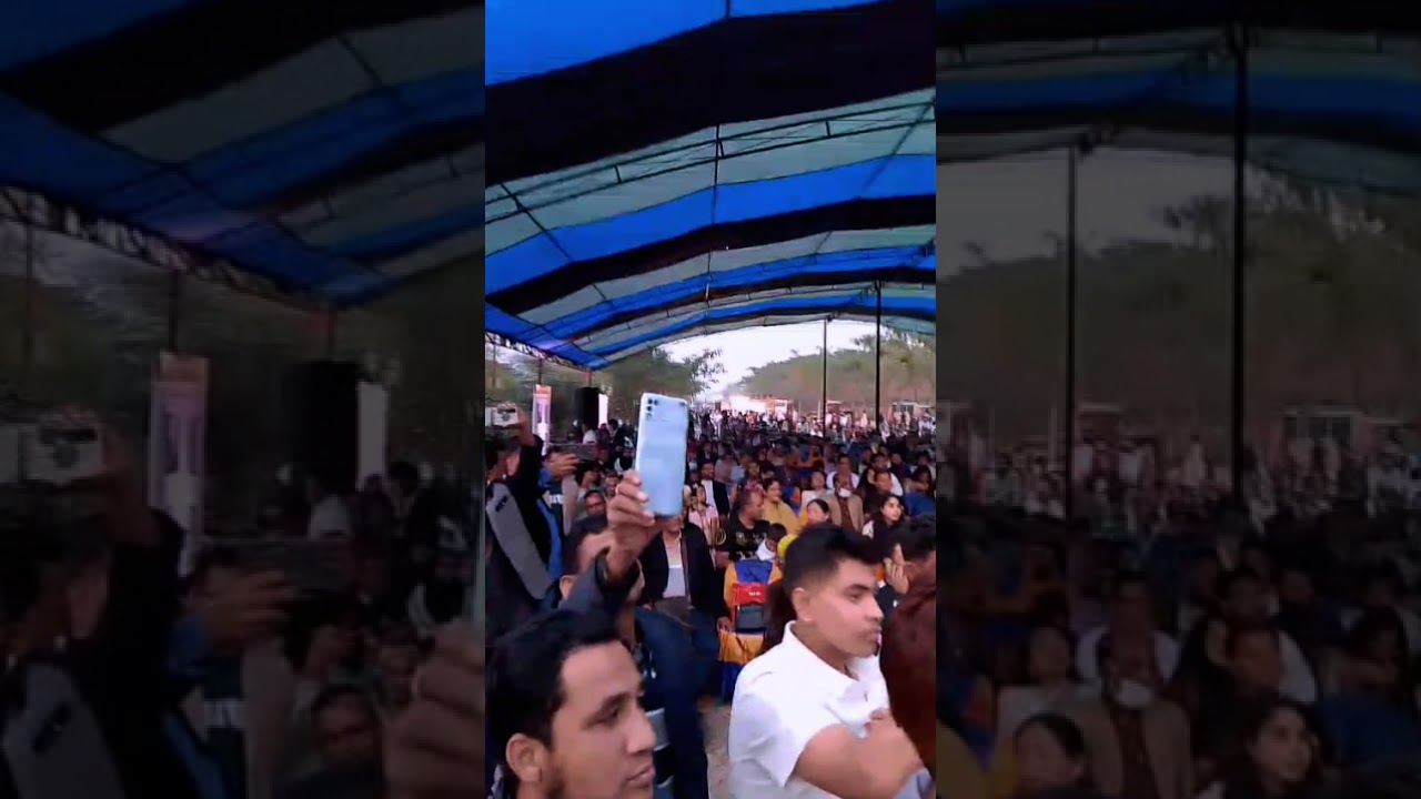 বাংলাদেশ চলচ্চিত্র পরিচালক সমিতি মিলন মেলায় রবি চৌধুরীর  কন্ঠে অসম্ভব সুন্দর সুন্দর গান। 