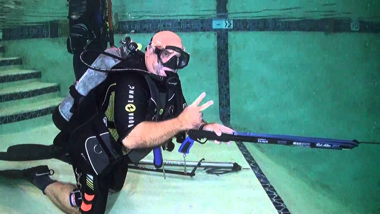 Rob Allen Speargun with Ramiro Palma at Scubavice Dive Center