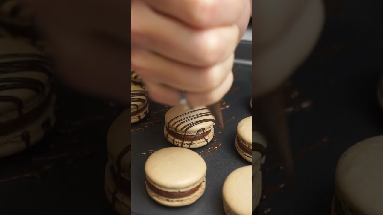 Макарон по-английски, макарон по-французски 😉