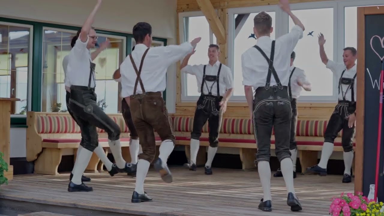 Miesbacher Plattler (Kongoneger) aus dem Katschtal - Schuhplattlergruppe der LJ Rennweg