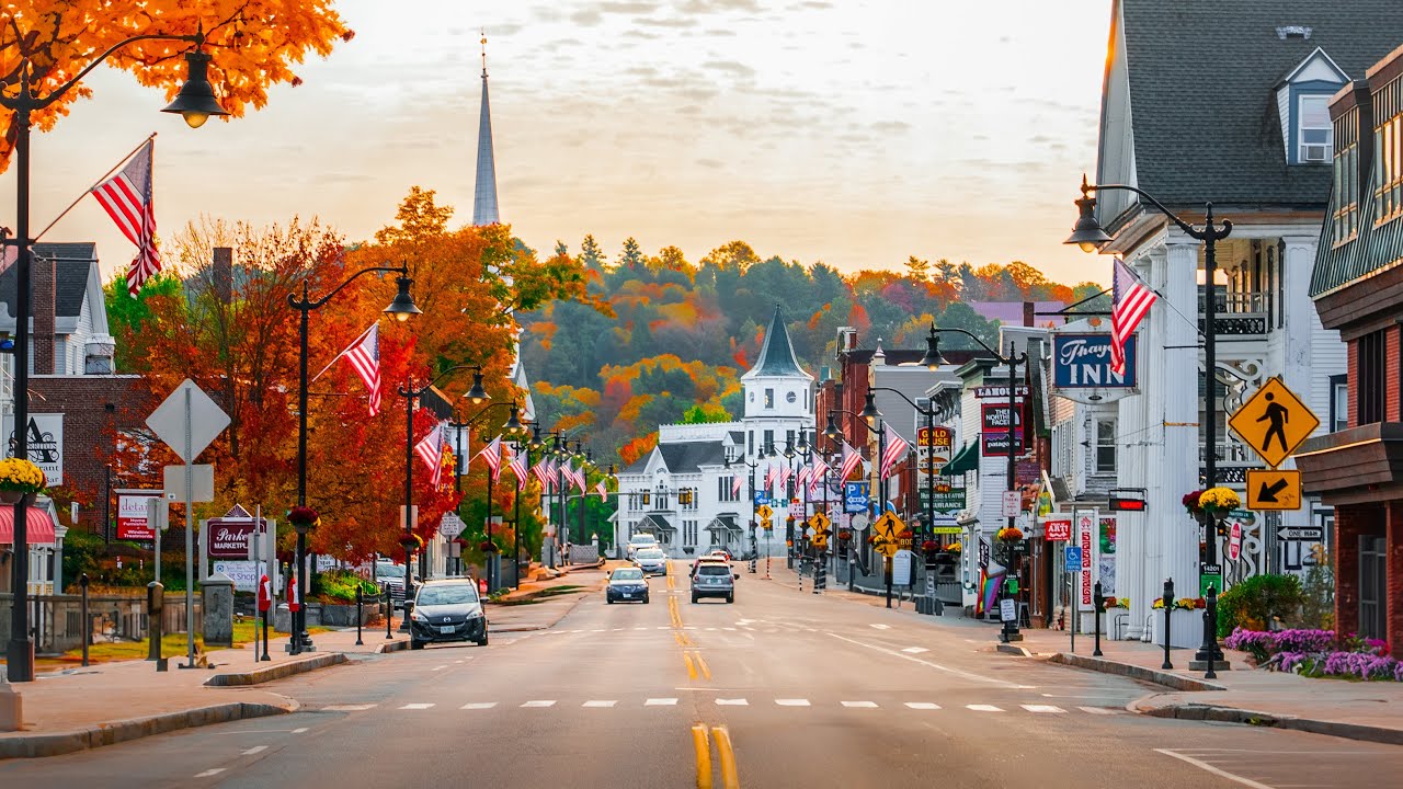 Autumn Sunrise Walk in Littleton, New Hampshire (4K) | Binaural Audio - Classic American Town 🍁🇺🇸