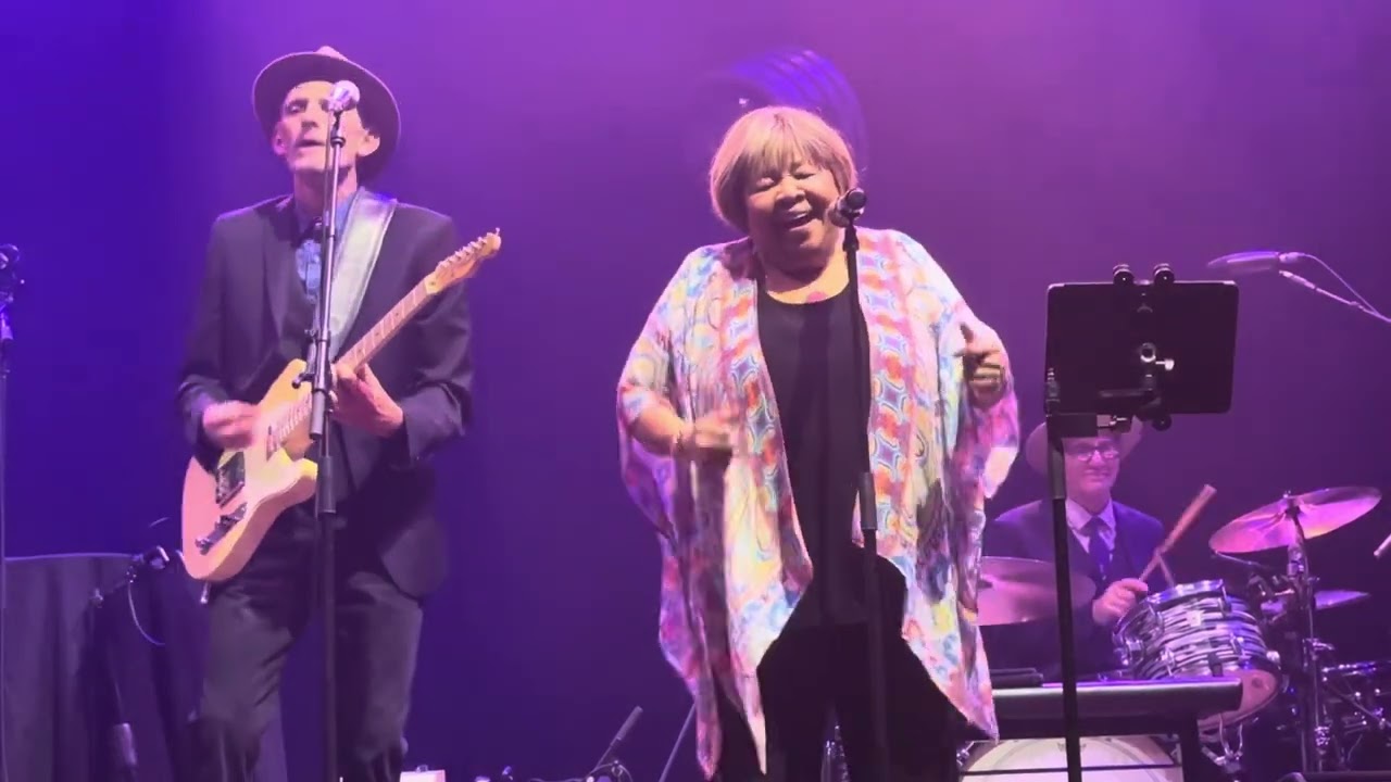 Mavis Staples - City in the sky [Live Paris la Scene Musicale 2023-07-06] @Stroubidoul